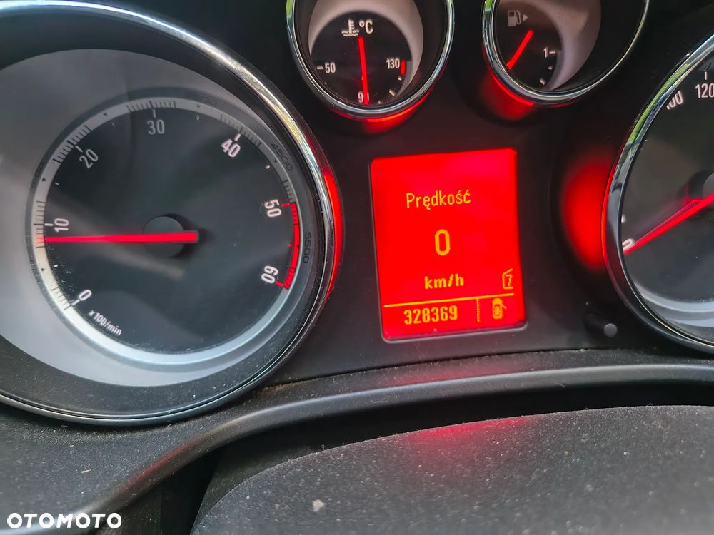 Opel Insignia 2.0 CDTI - 12