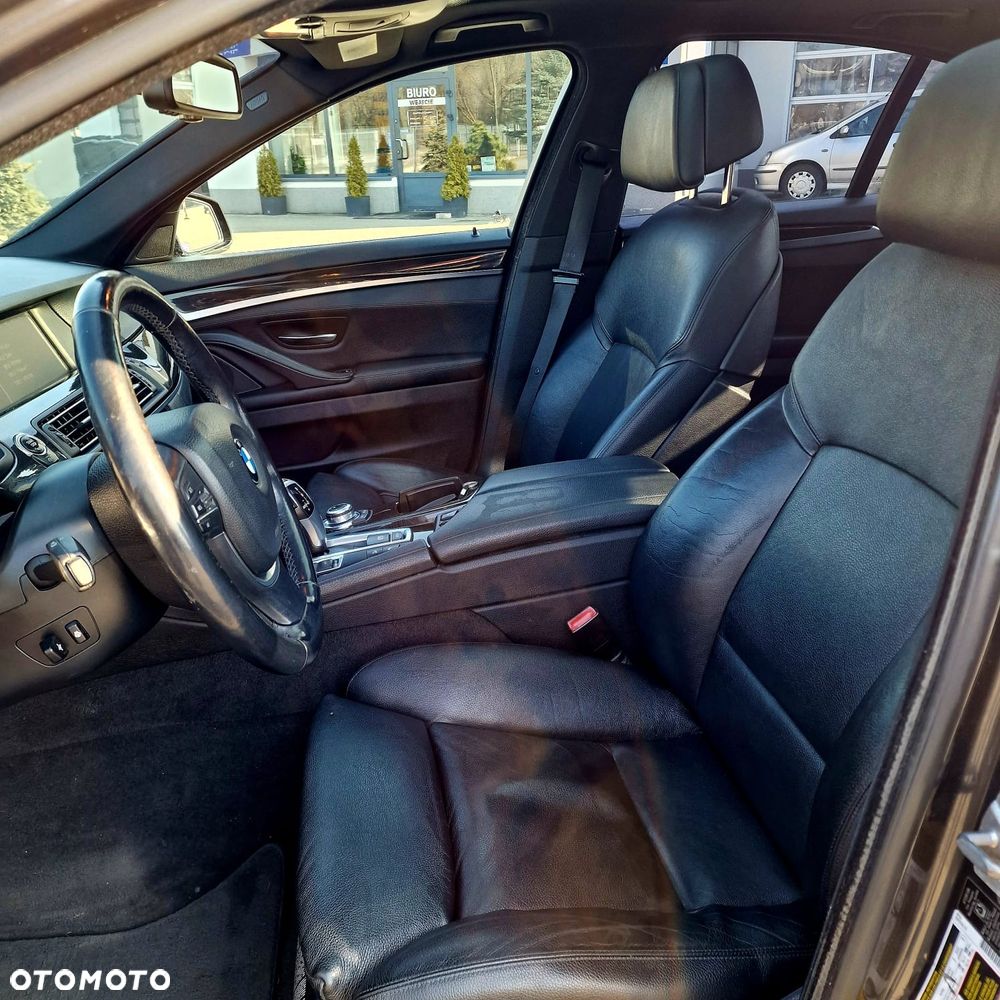 BMW Seria 5 528i xDrive Sport-Aut Luxury Line - 11