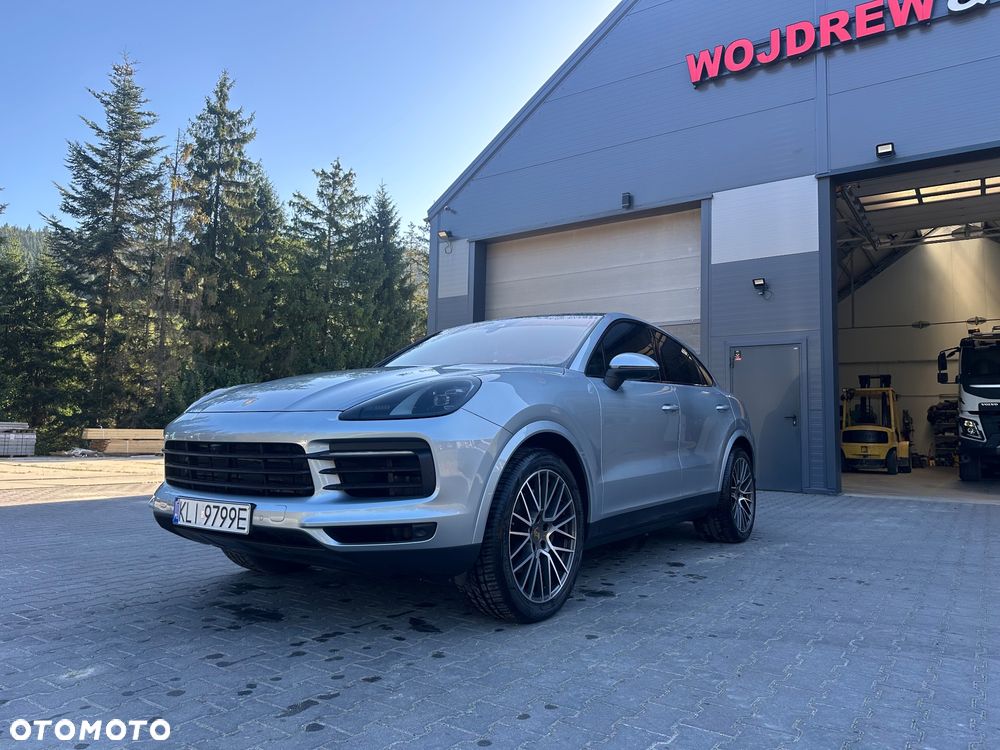 Porsche Cayenne - 1