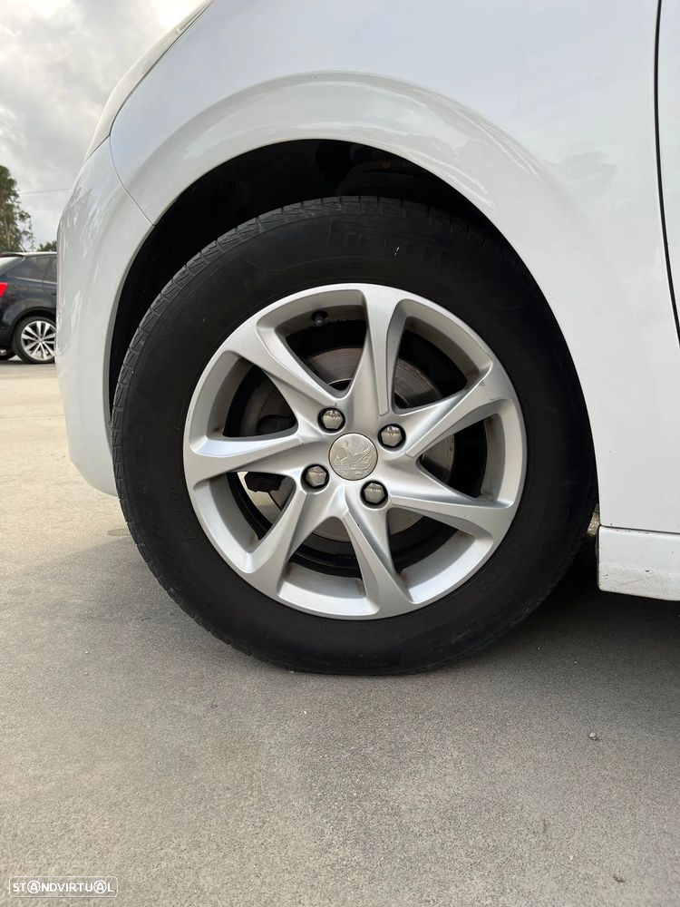 Peugeot 208 1.6 BlueHDi Allure - 6