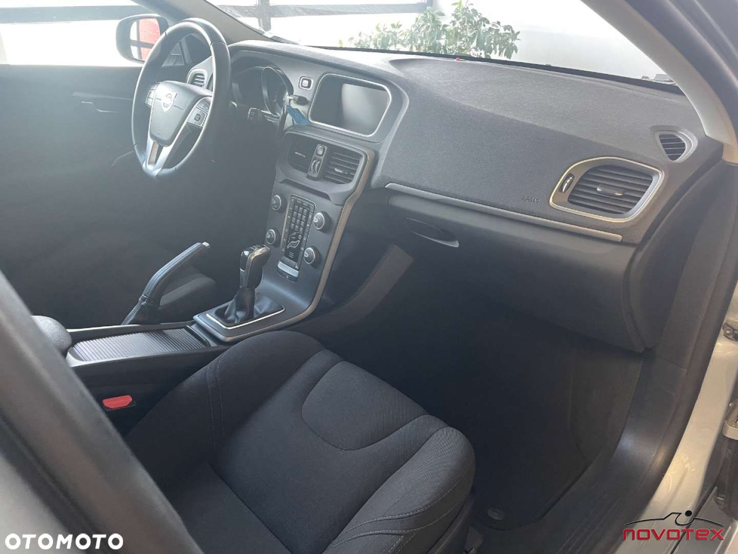 Volvo V40 D3 Summum - 12