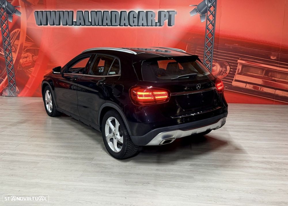 Mercedes-Benz GLA 180 Urban - 3