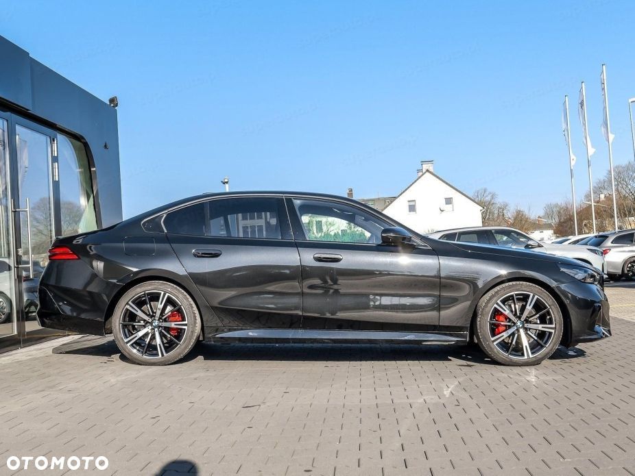 BMW Seria 5 540d xDrive mHEV M Sport - 2