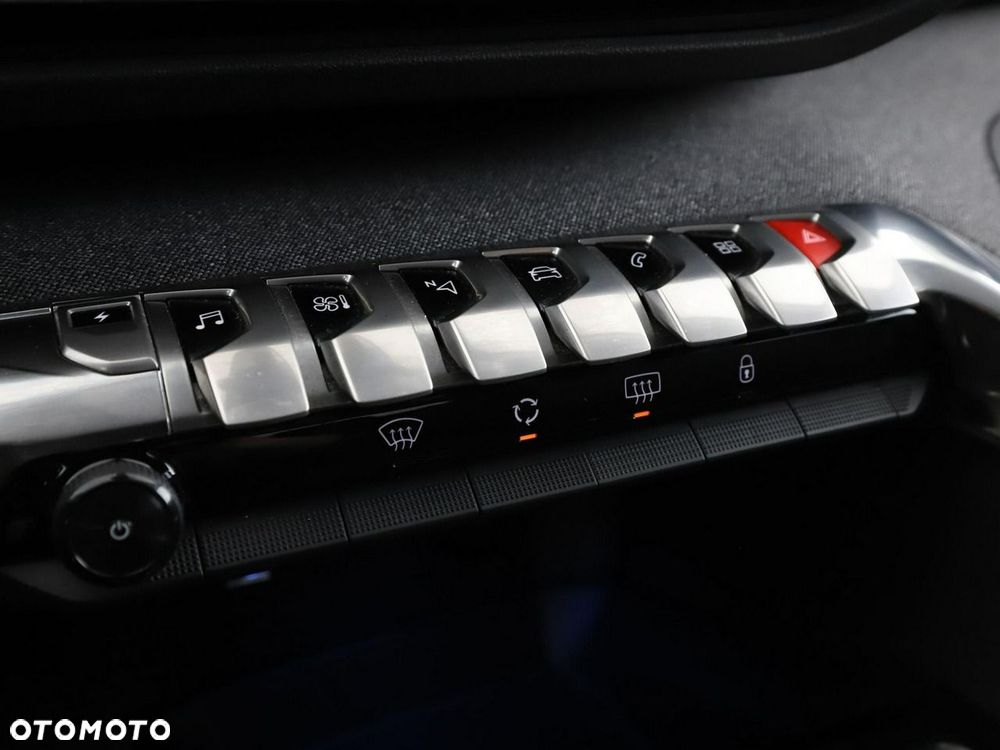 Peugeot 3008 1.6 PureTech Hybrid PHEV Allure Pack S&S EAT8 - 29