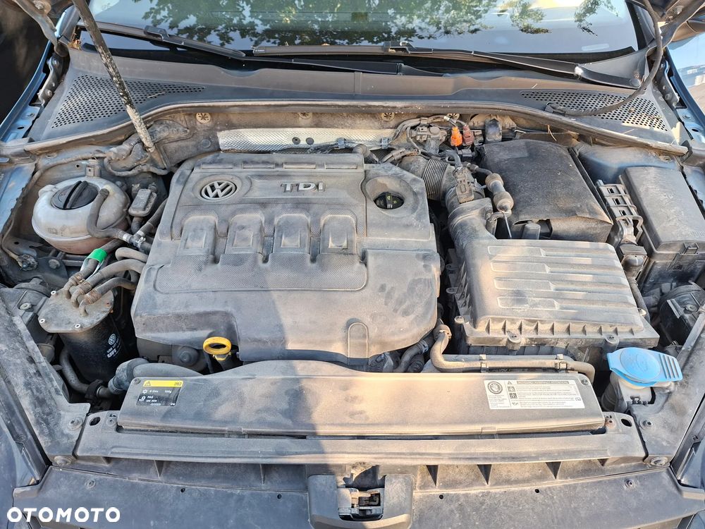 Volkswagen Golf 1.6 TDI Comfortline - 4
