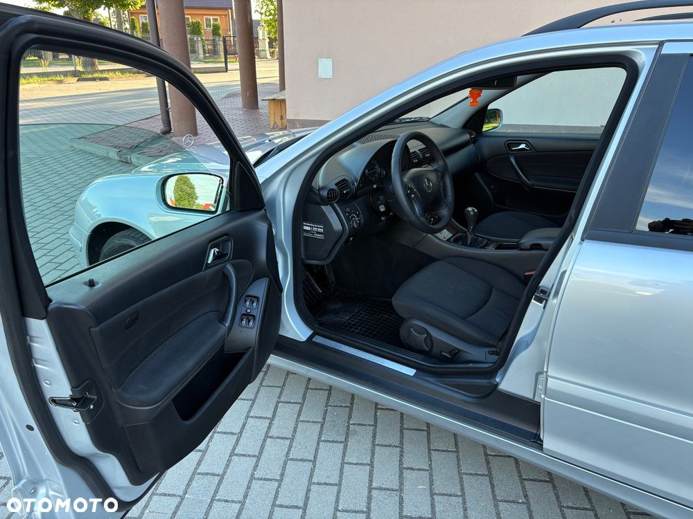 Mercedes-Benz Klasa C 200 CDI Elegance - 18
