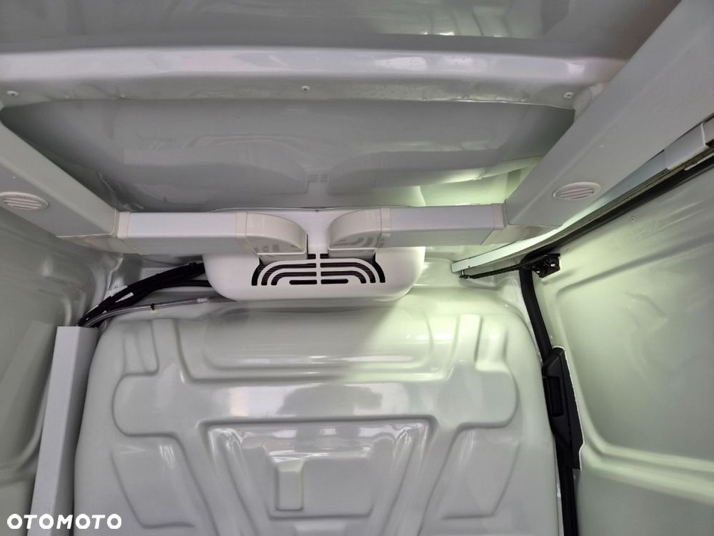 Ford Transit Connect - 21