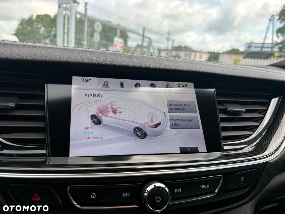 Opel Insignia 2.0 T 4x4 Exclusive S&S - 24