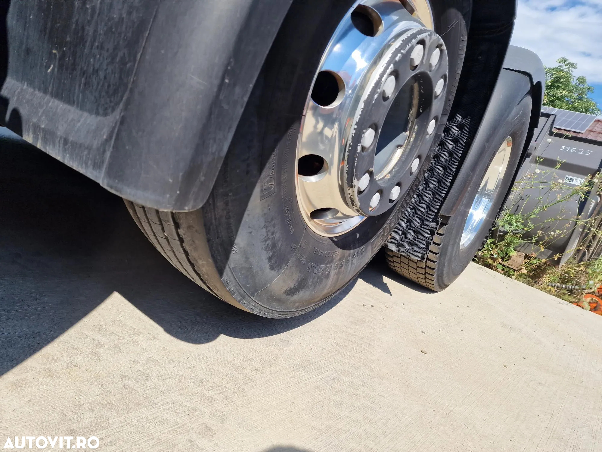 DAF XF 530 6x2, axa liftabila, RETARDER, Super Space 41900 eur+Tva, 12,9l, 2 girofaruri, proiectoare, faruri ceata, Frigider, Aer cond stationare, Anv balon puntea fata, Anv 80% ok, posibilitate leasing 4 ani,  50t cu trailer 3 axe,PROMOTIE 41900 EUR+Tva - 13