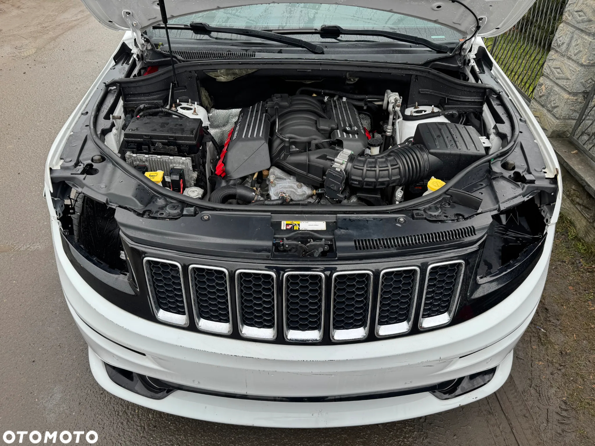 Jeep Grand Cherokee - 34