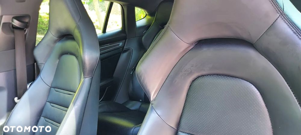 Porsche Panamera 4 E-Hybrid - 26