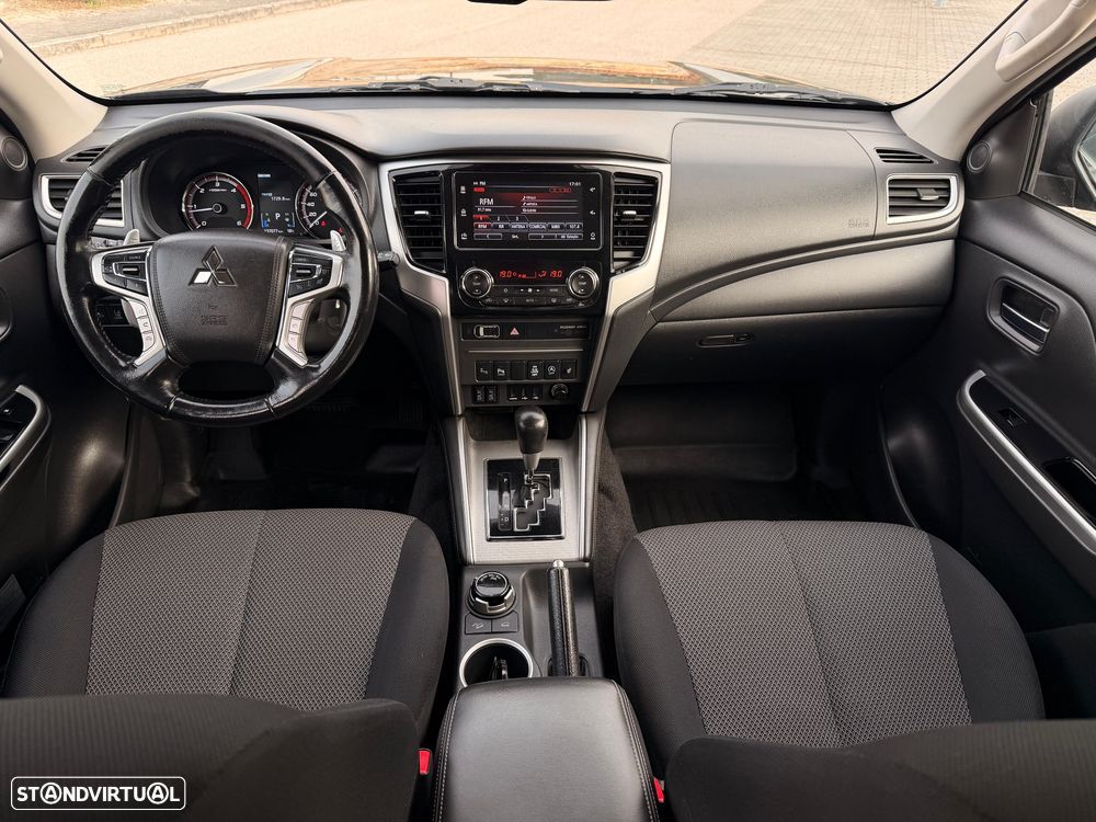 Mitsubishi L200 Pick Up 4x4 S&S Auto Cabine Dupla Select - 27