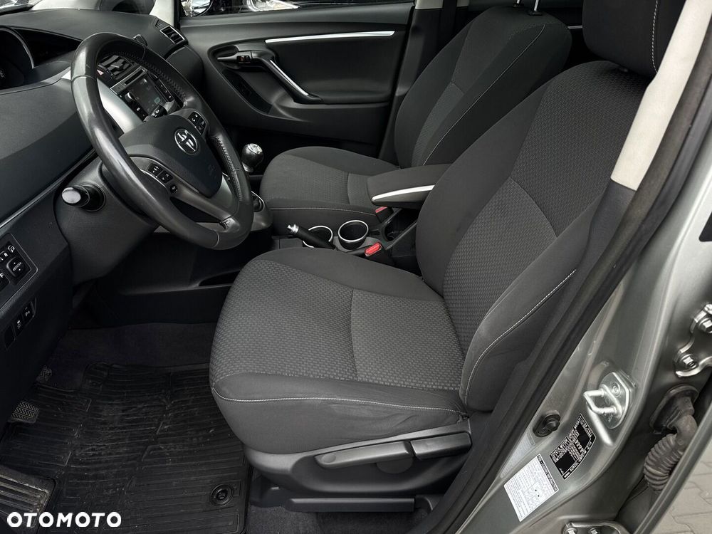 Toyota Verso 2.0 D-4D Premium 7os - 14
