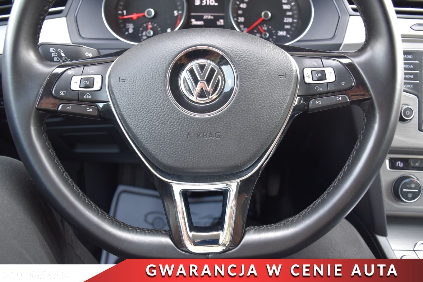 Volkswagen Passat - 13