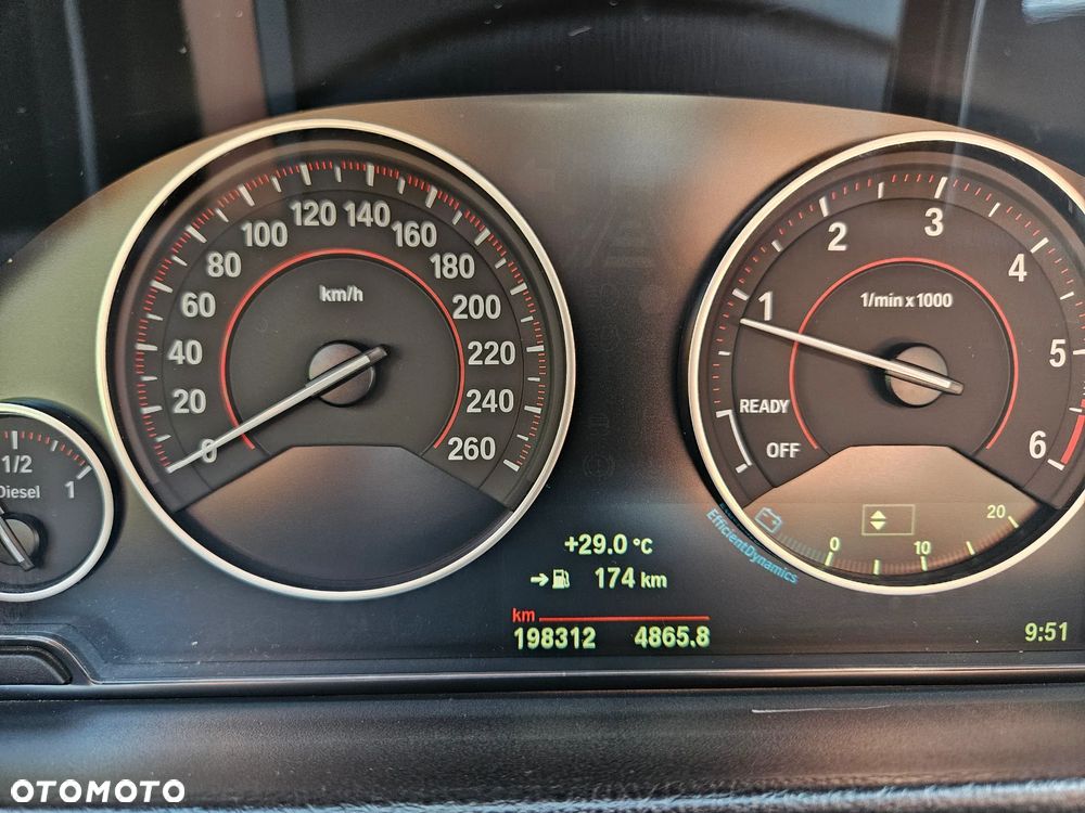 BMW Seria 3 320d M Sport - 11