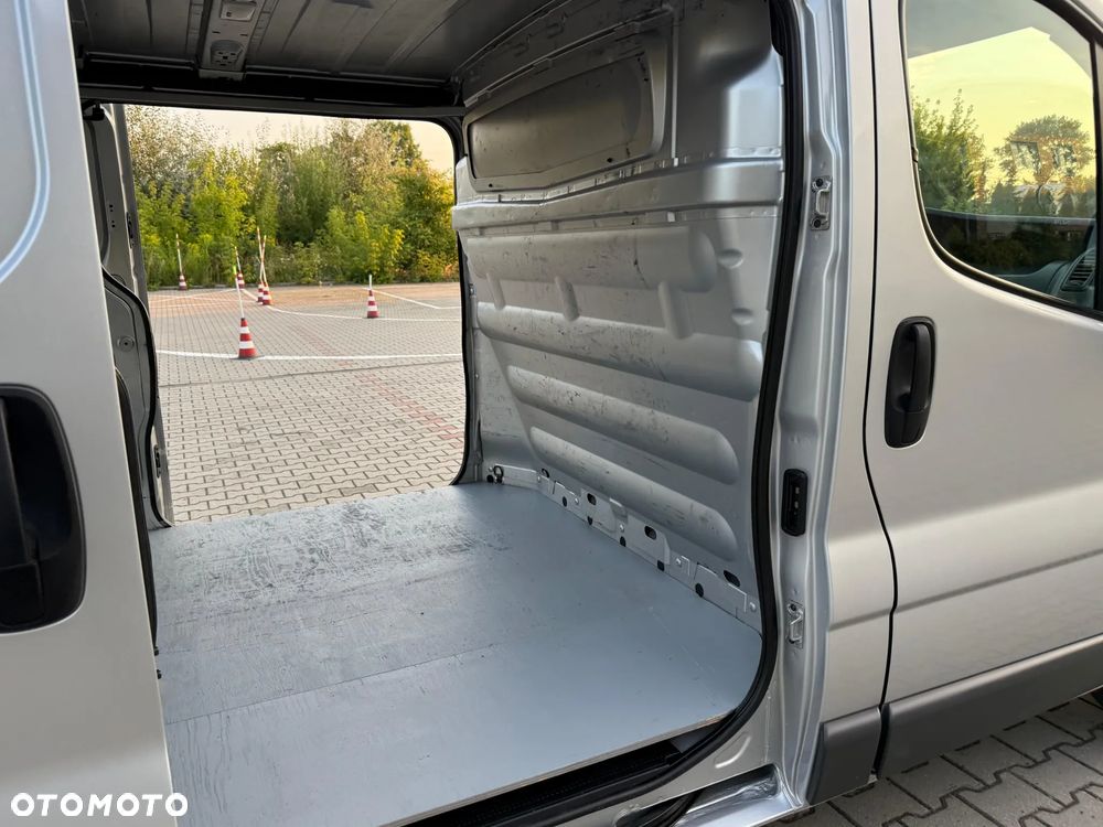 Opel VIVARO - 21