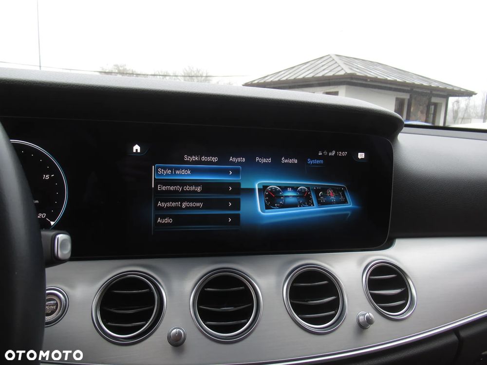 Mercedes-Benz Klasa E 220 d 4-Matic AMG - 29