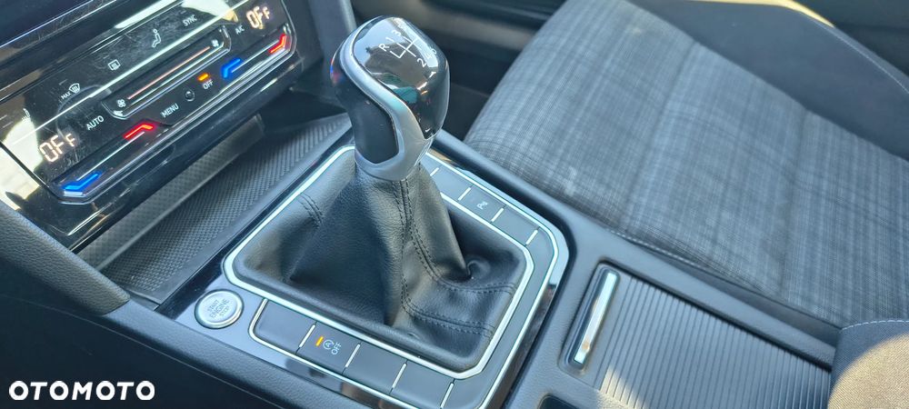 Volkswagen Passat 1.5 TSI EVO Business - 20