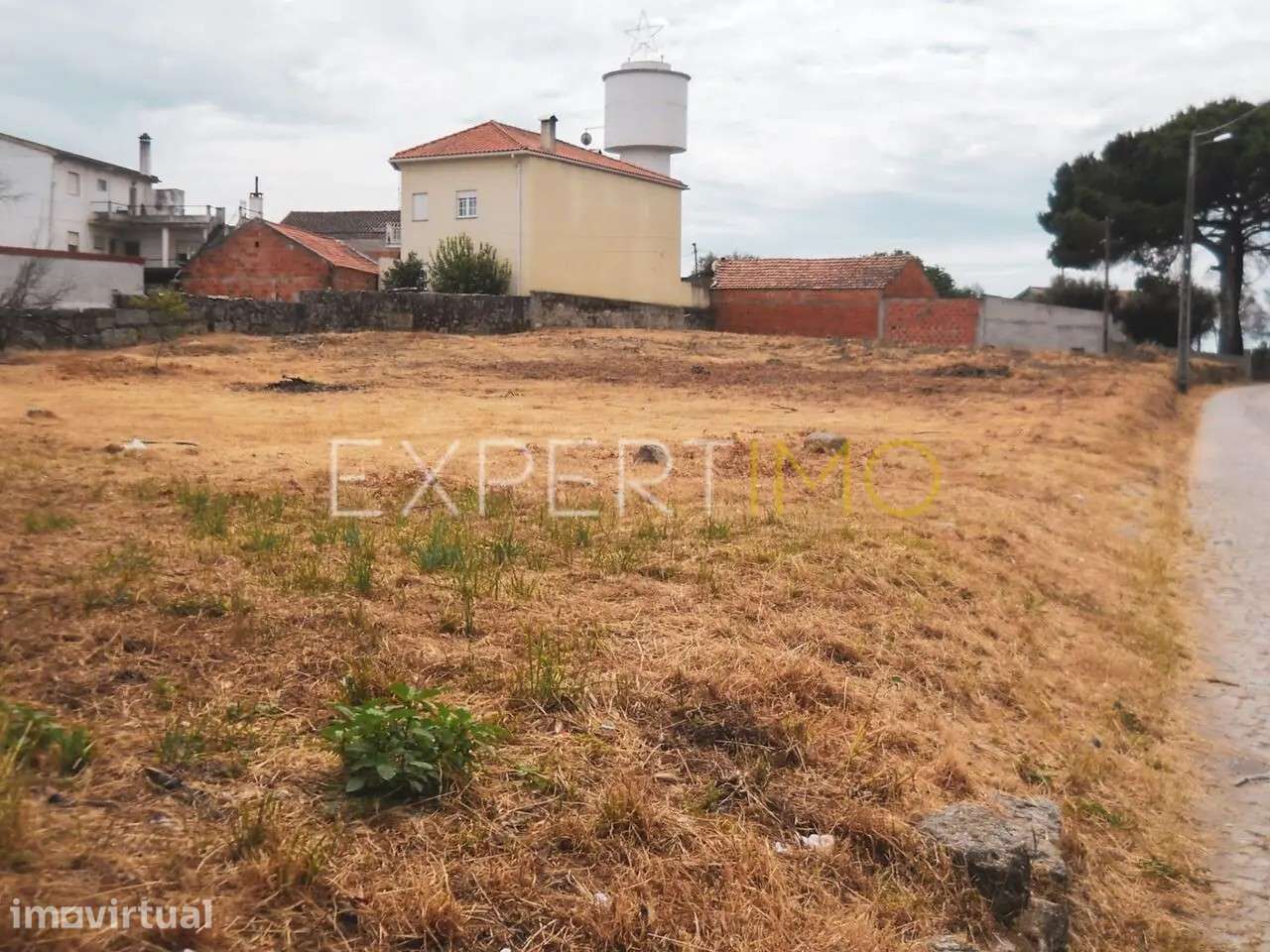 Terreno de 1.826,30m².- Casal de Travancinha, Seia - Grande imagem: 2/3