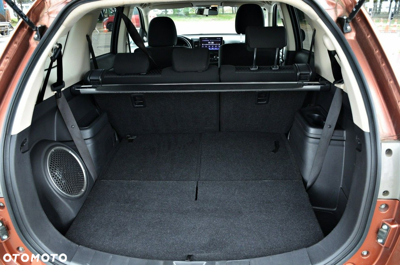 Mitsubishi Outlander - 19