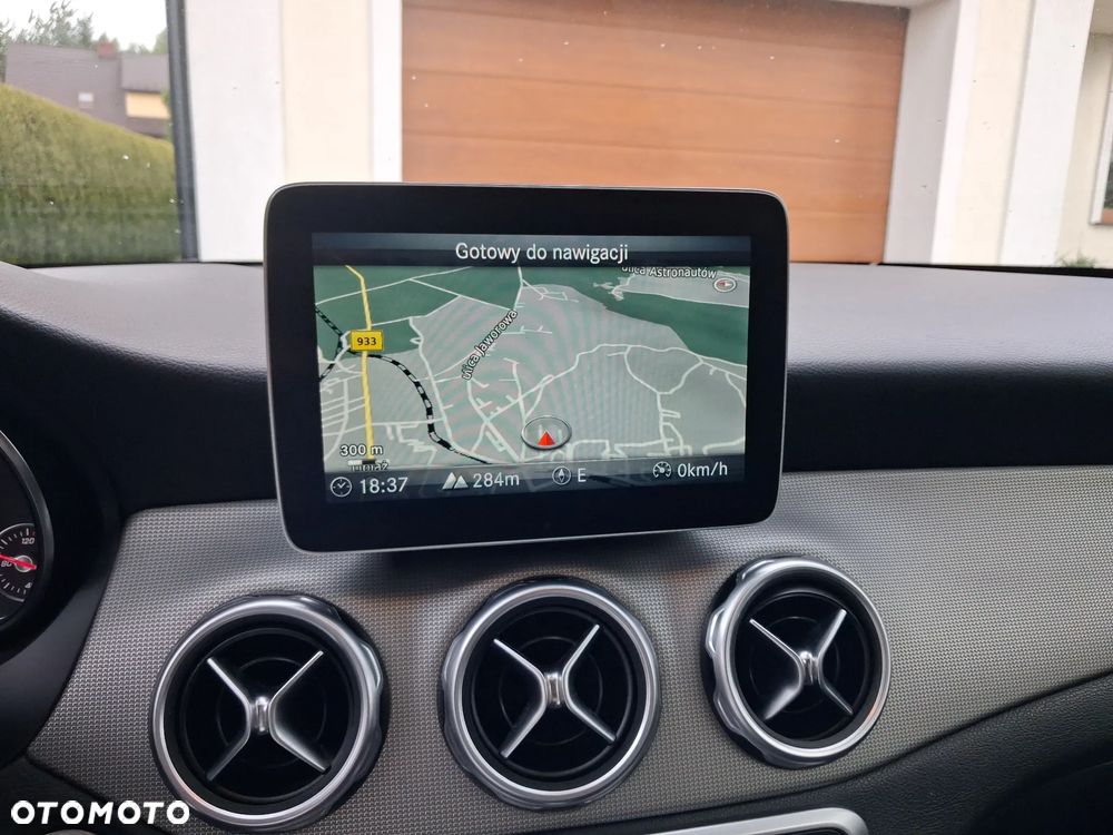 Mercedes-Benz GLA 180 AMG Line - 33