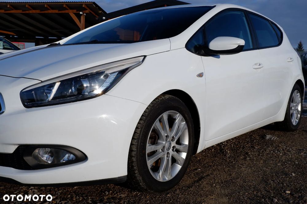 Kia Ceed 1.4 CRDi 90 Vision - 35