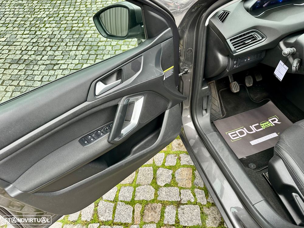 Peugeot 308 1.2 PureTech Allure - 16
