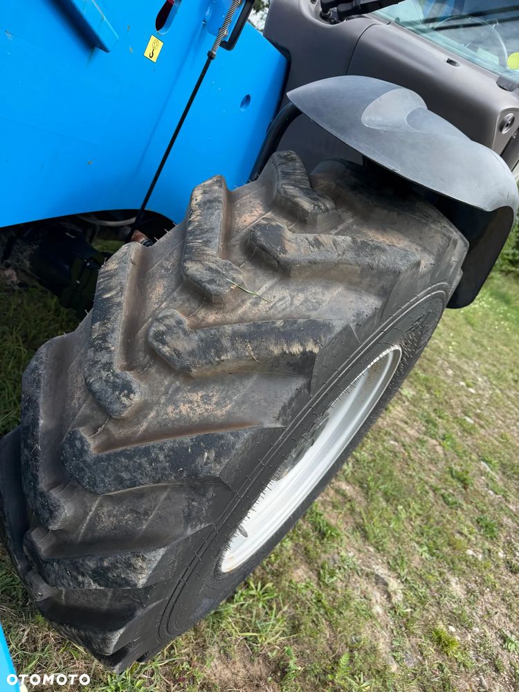 Manitou MT1440. Ładowarka Teleskopowa 14 metrów wysuw! UDŹWIG 4 TONY! Przebieg 2500 mtg. Maszyna jak Nowa z SALONU. 2017 rok. z Norwegii z Gospodarstwa rolnego! Silnik PERKINS Turbo 110 km. Aktualne Serwisy w Dekra. Nowy Model sterowane wszystko z 1 dżojstika. Ani deka luzów czy wycieku. OKAZJA! Jazda REWERS + 4 biegi. Skręt 3 tryby. Wyjście Hydrauliczne na maszcie, Poziomowanie ośi stabilizatory! Wyjścia Hydrauliczne na maszt! Okazja Ani deka luzów i wycieków. Wersja Norweska. Wielka Okazja  Opony jak Nowe! - 18