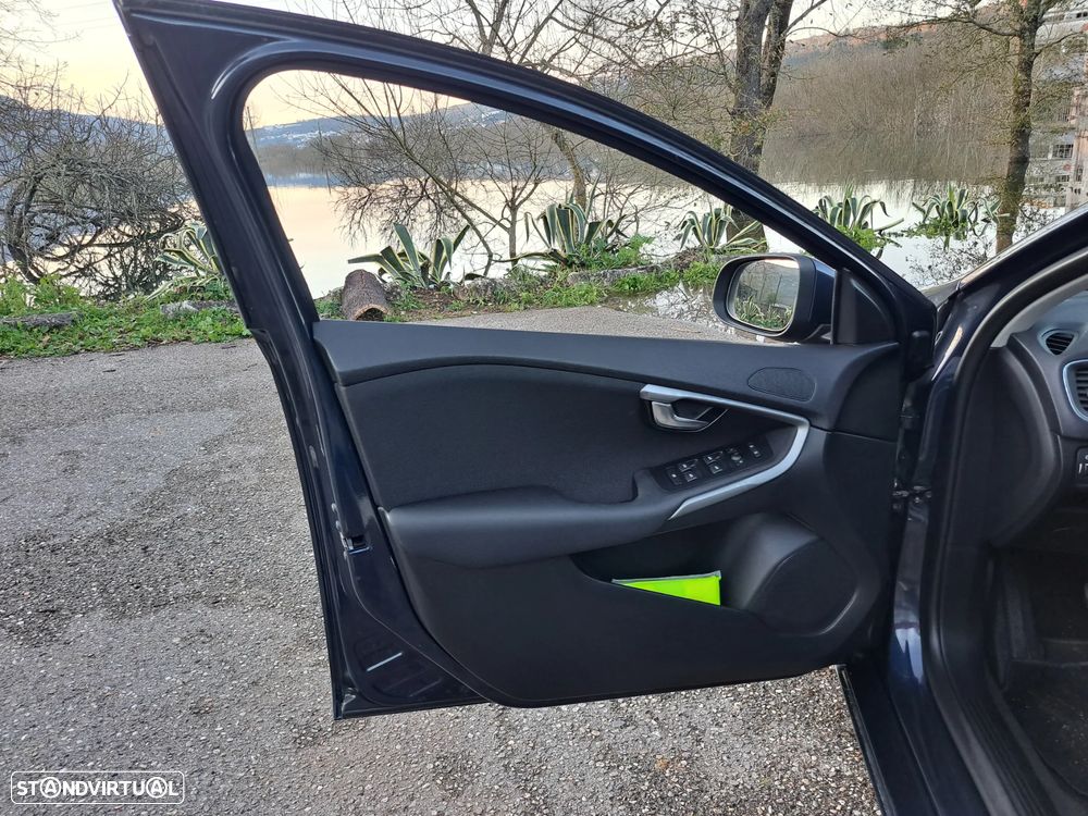 Volvo V40 D2 Kinetic - 12