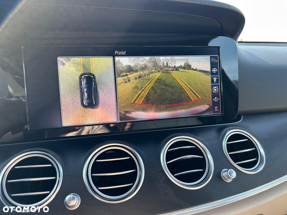 Mercedes-Benz Klasa E 220 d 4-Matic 9G-TRONIC - 31
