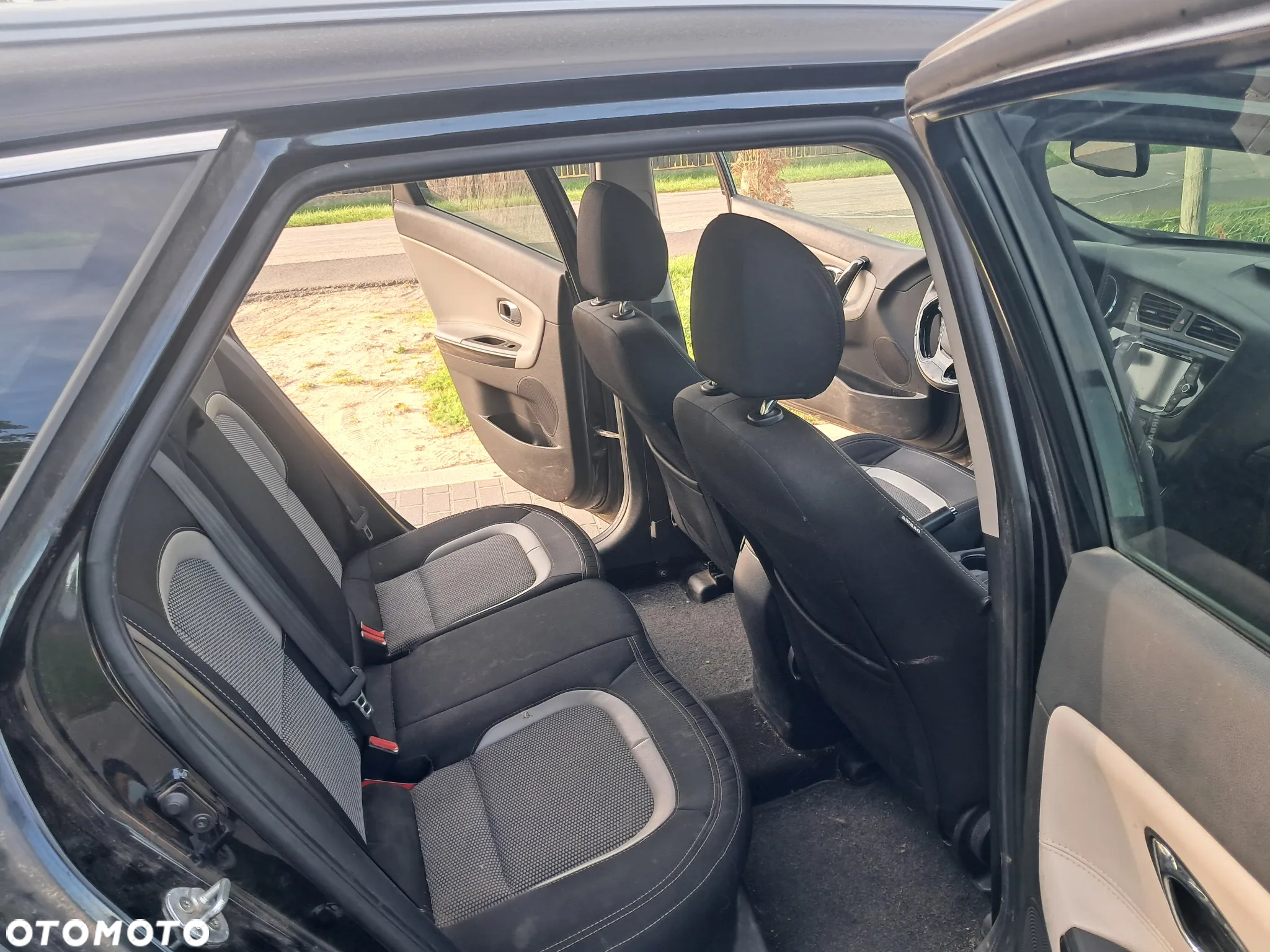 Kia Ceed 1.6 CRDi 128 Dream-Team Edition - 10