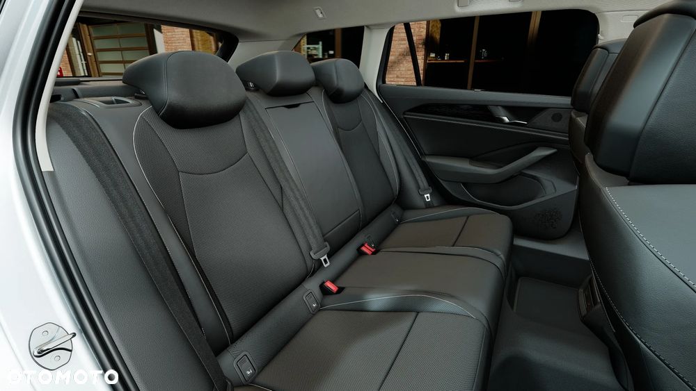 Volkswagen Passat Variant 1.5 TSI ACT mHEV Business Plus DSG - 9