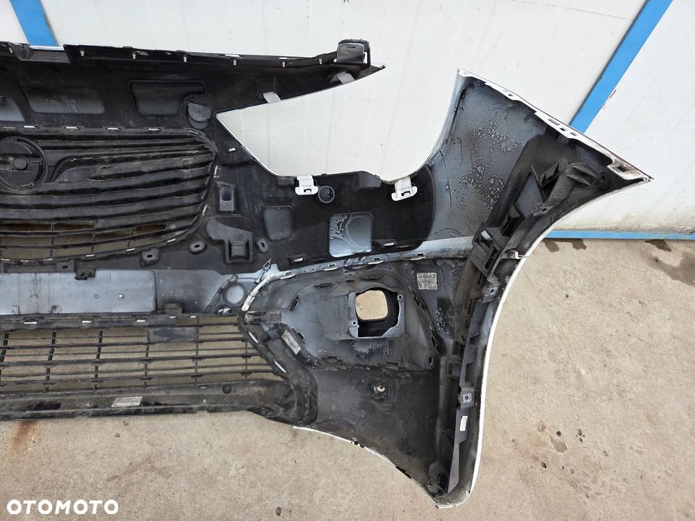 Zderzak przedni Opel Combo E - 16