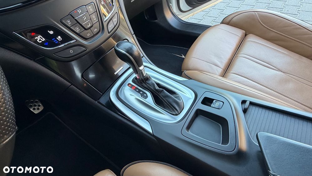 Opel Insignia - 40