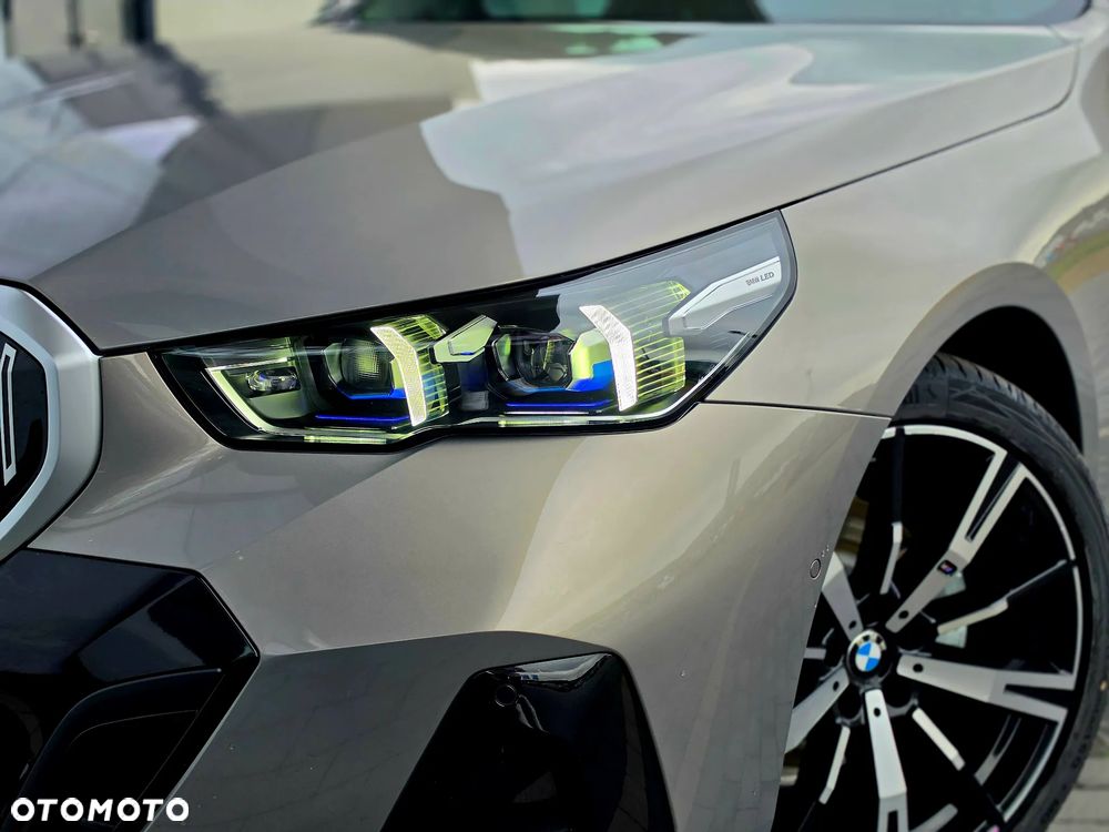 BMW Seria 5 520i mHEV M Sport - 15
