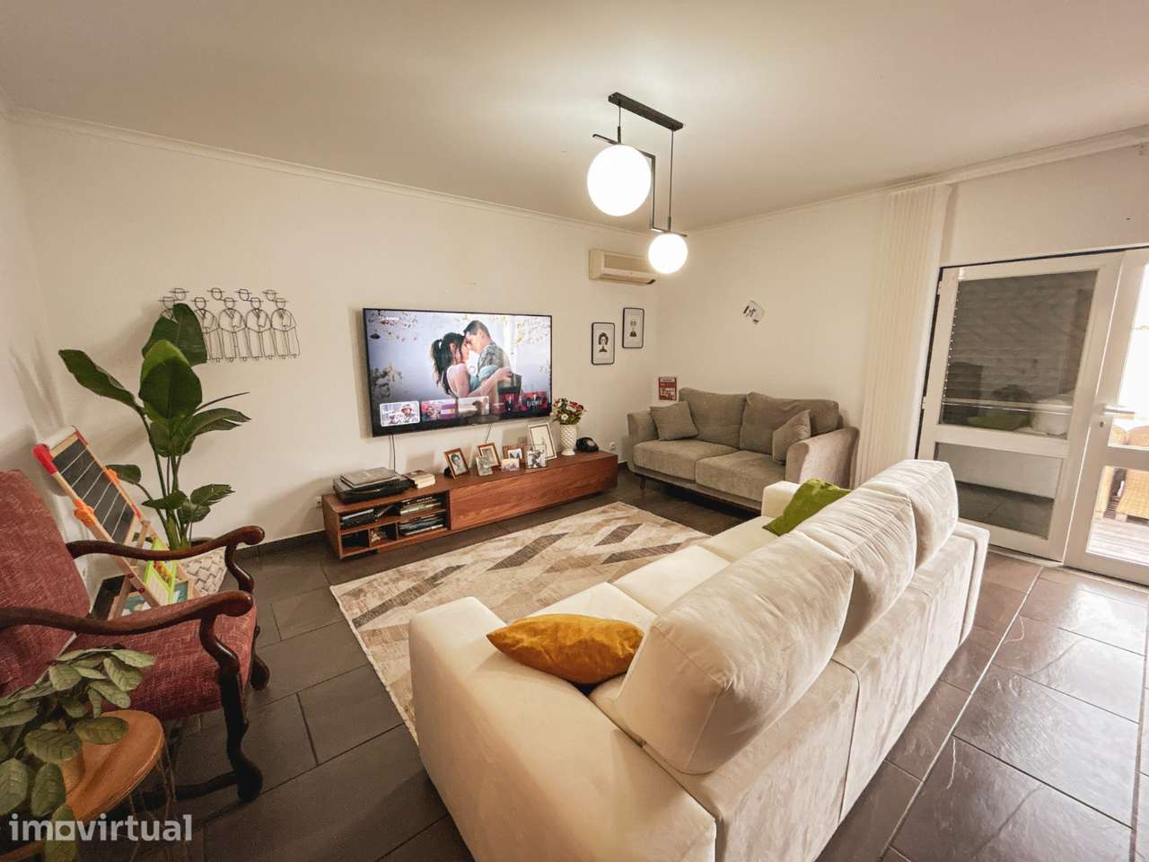 Moradia T5 com piscina e sótão habitável - Grande imagem: 2/13