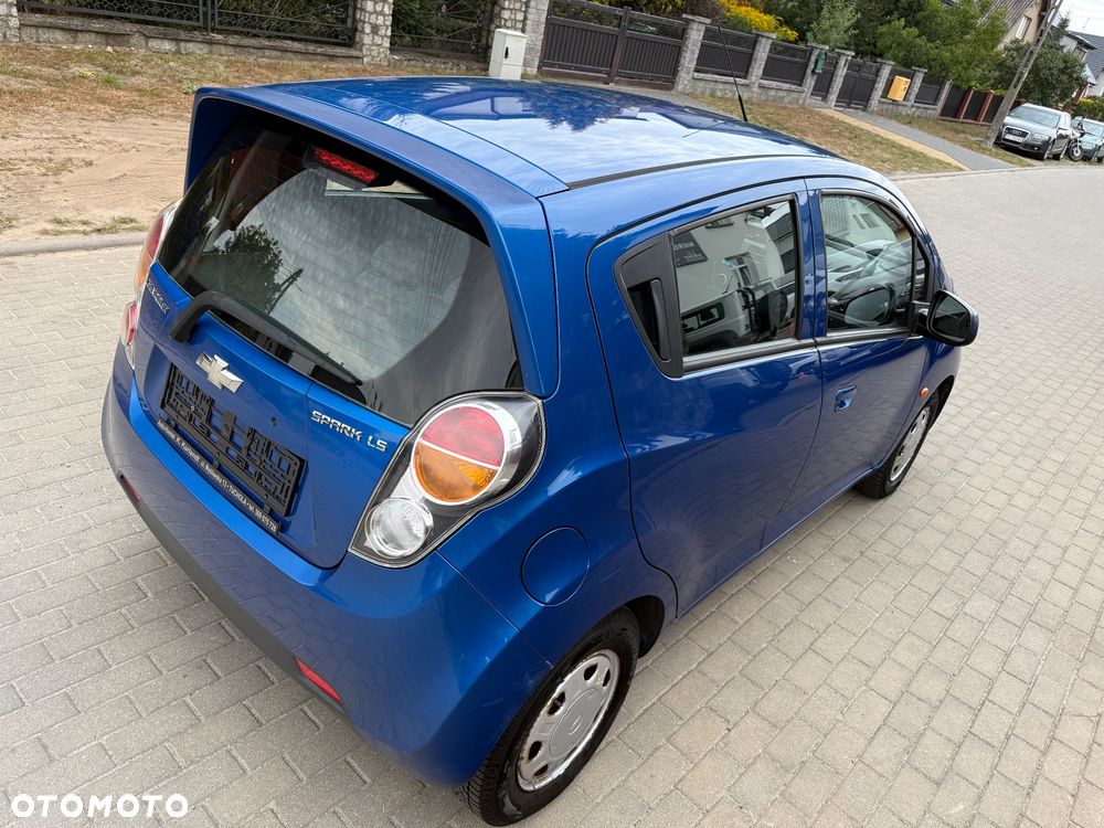 Chevrolet Spark 1.0 Base - 9