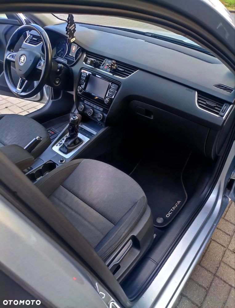 Skoda Octavia 2.0 TDI 4x4 Style DSG - 19