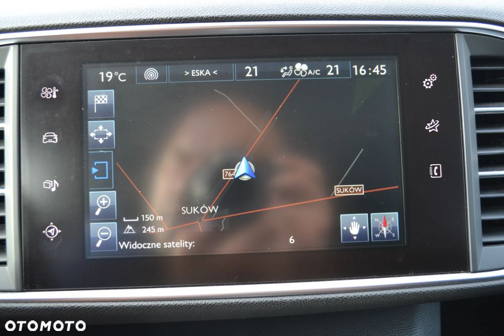 Peugeot 308 - 8