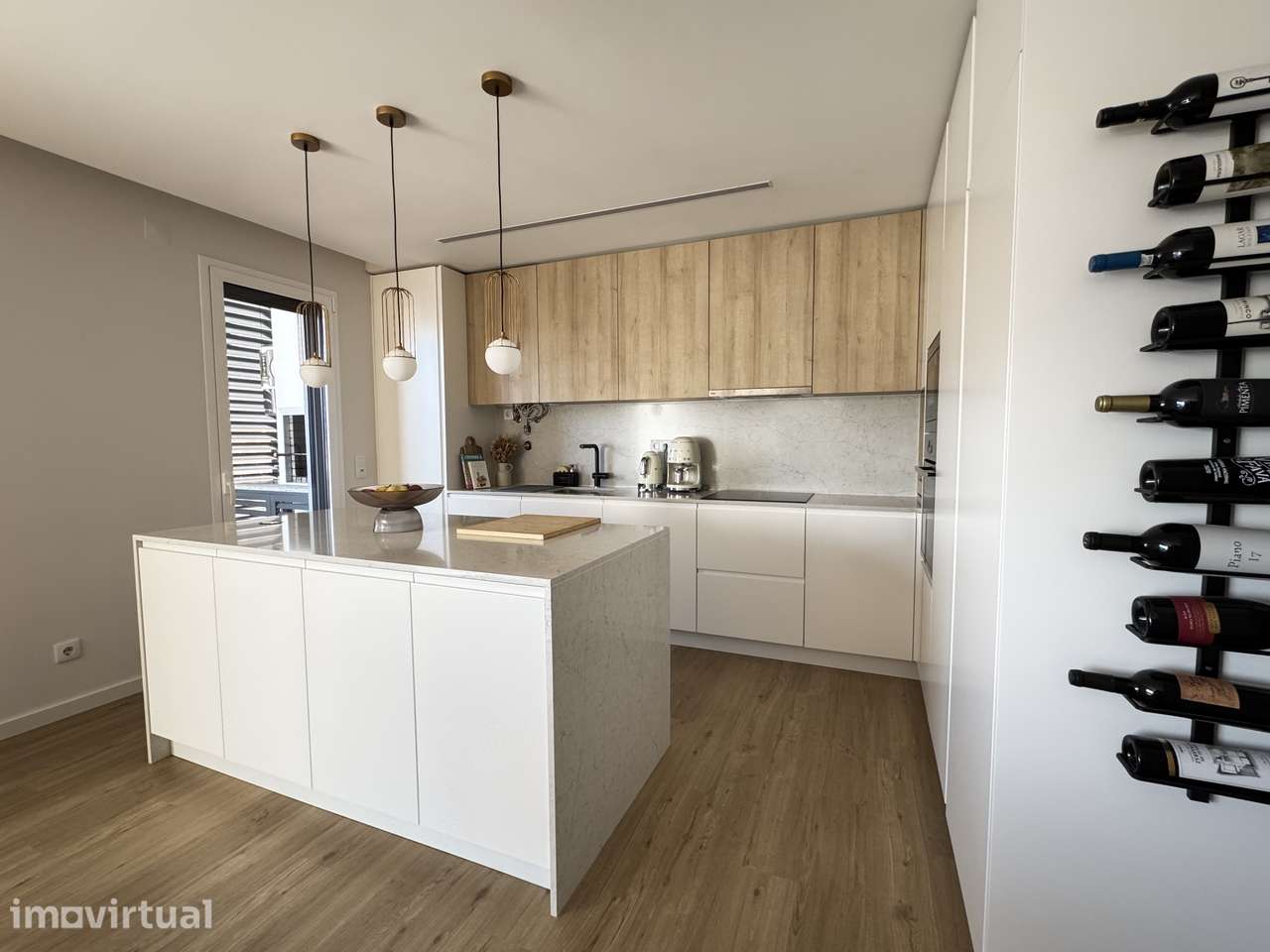 Apartamento T2 como novo com 119 m²,  duas varandas e box privativa - Grande imagem: 2/40
