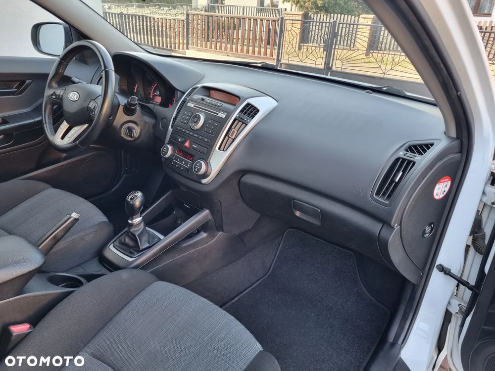 Kia ProCeed 1.4 CVVT Dream-Team Edition - 7