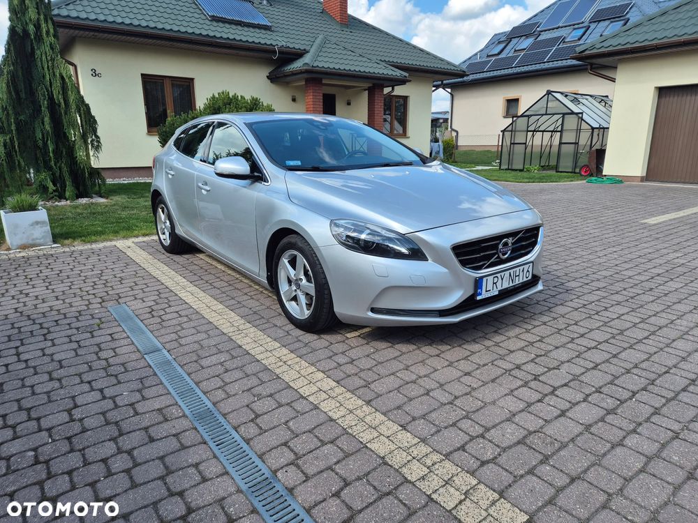 Volvo V40 D2 Momentum - 1