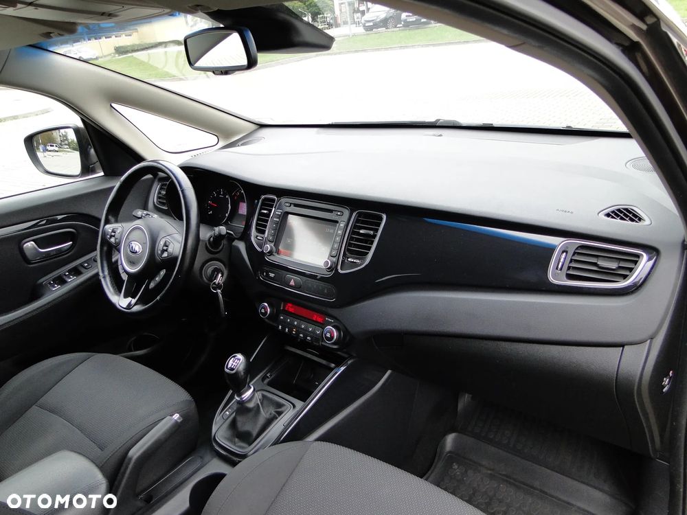 Kia Carens - 27