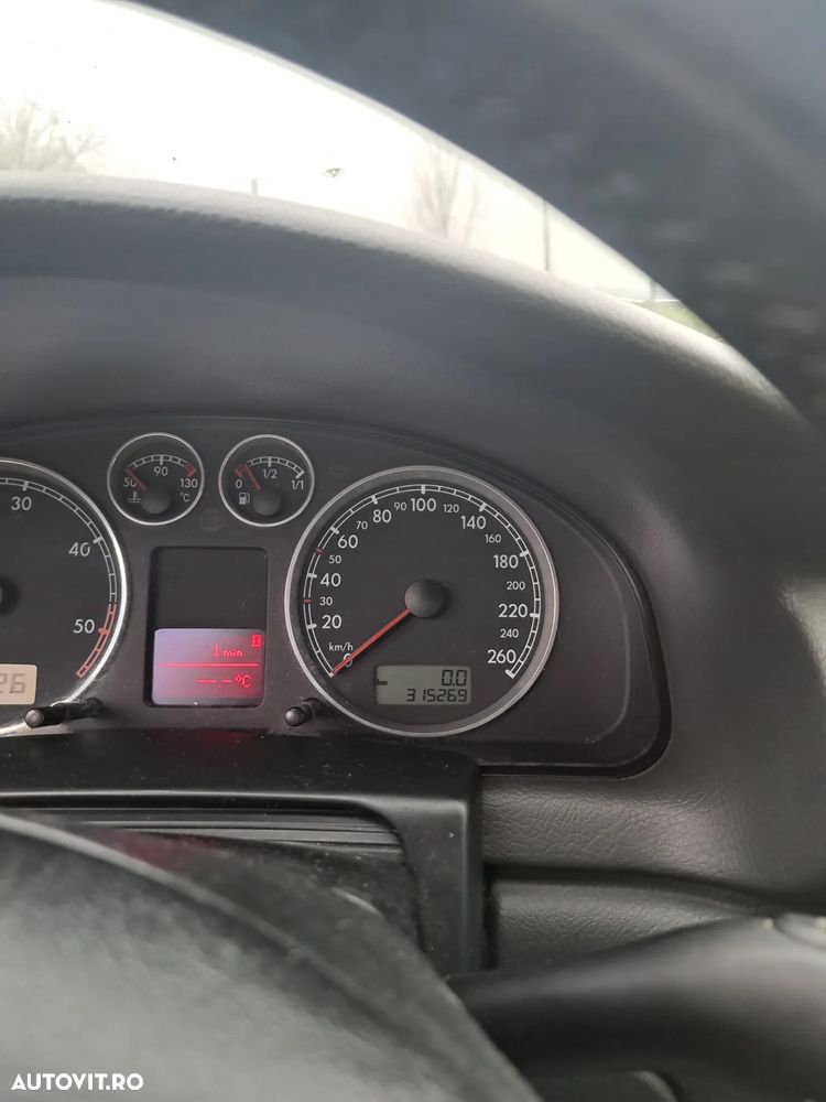 Volkswagen Passat 1.9TDI 4Motion Basis - 1