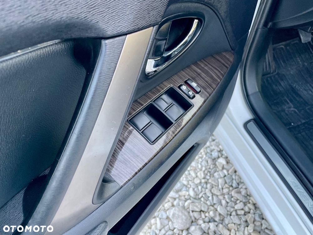 Toyota Avensis 2.0 D-4D Premium - 25
