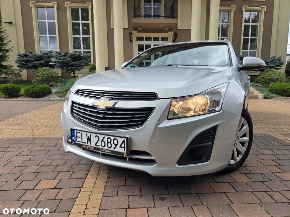 Chevrolet Cruze 1.6 LS - 28