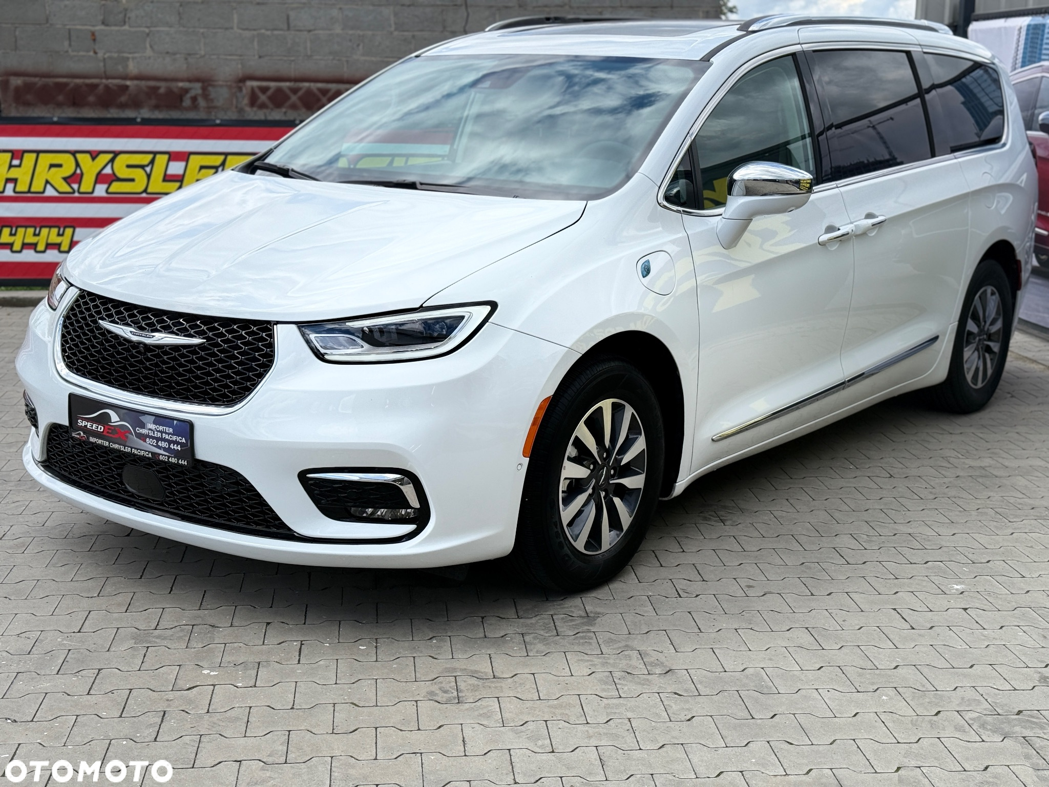 Chrysler Pacifica - 6