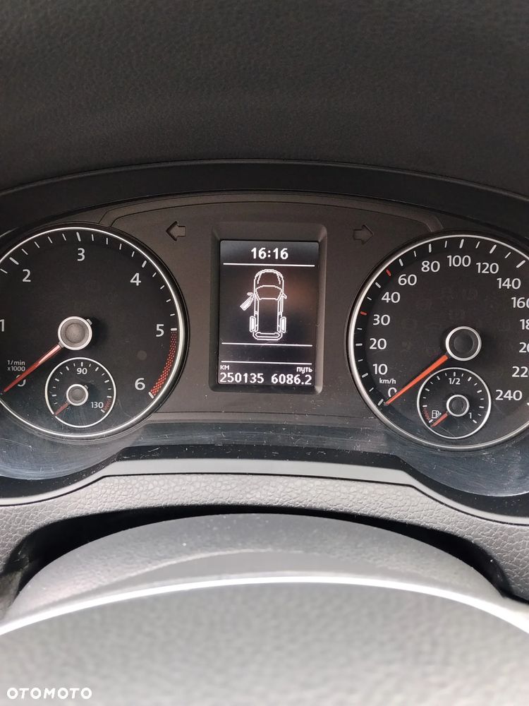 Volkswagen Sharan 2.0 TDI BMT Comfortline - 26