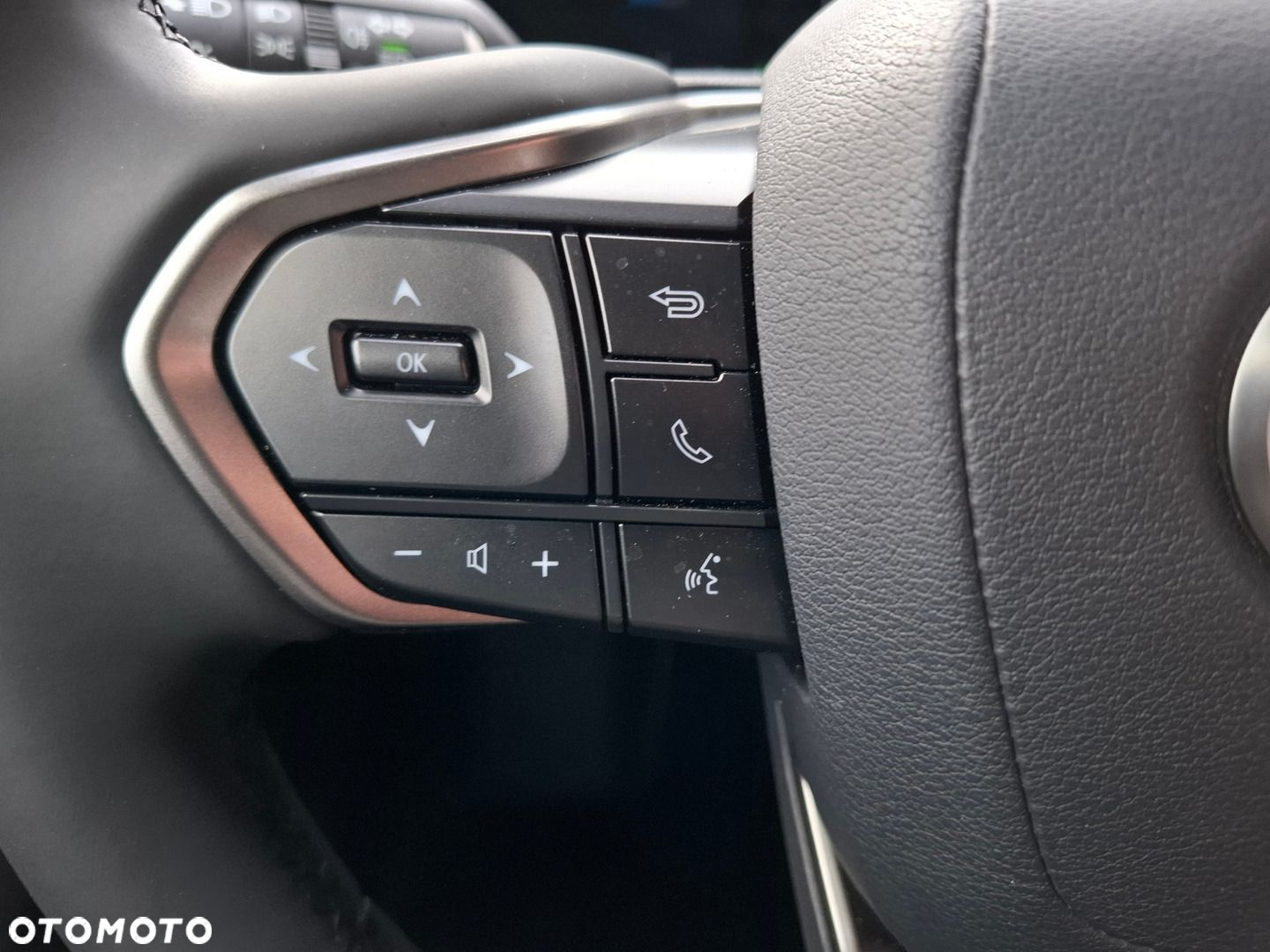 Lexus LBX 1.5 Hybrid Emotion - 34