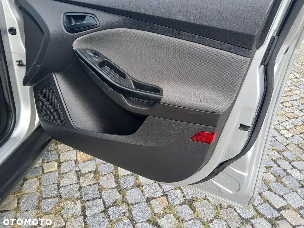 Ford Focus - 25
